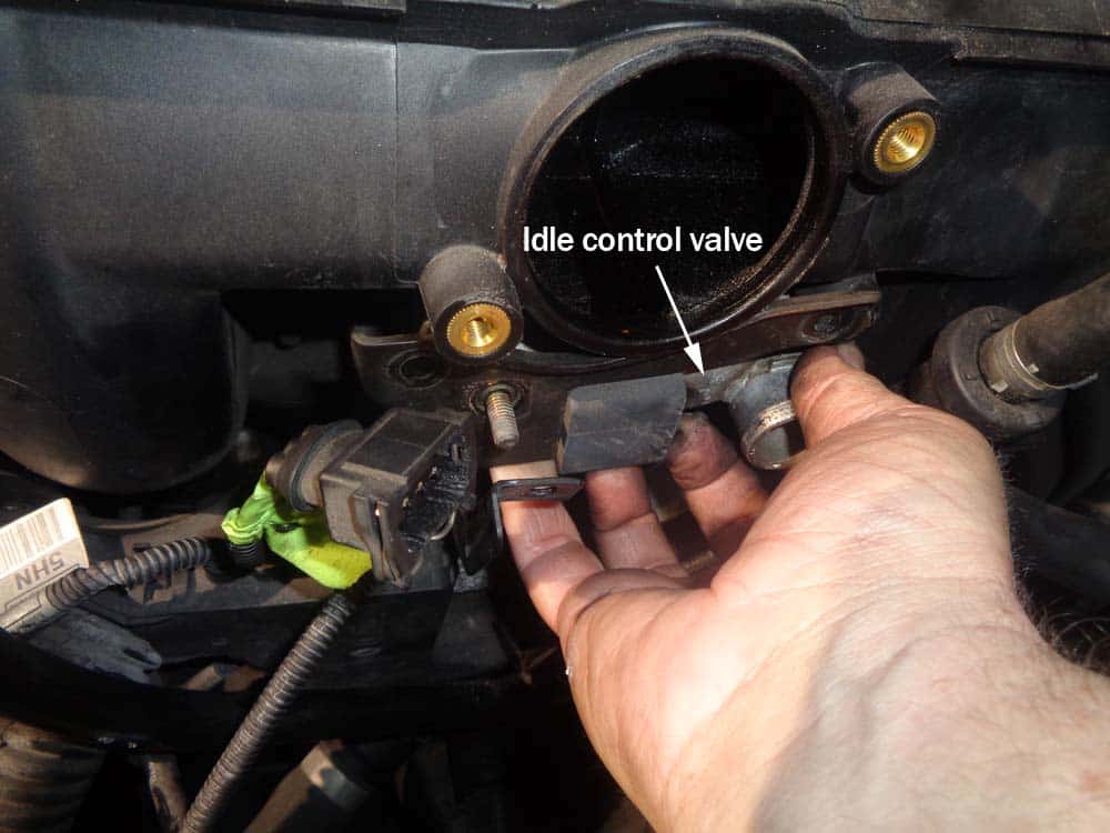 See U1977 repair manual